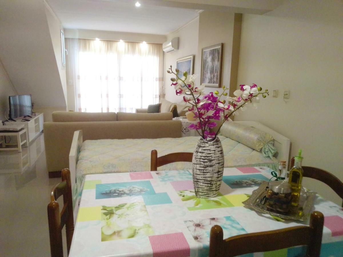Apartment Maria's Garden House